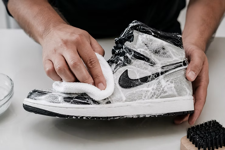 How to Clean Shoes Without Ruining Them (Step-by-Step Guide)
